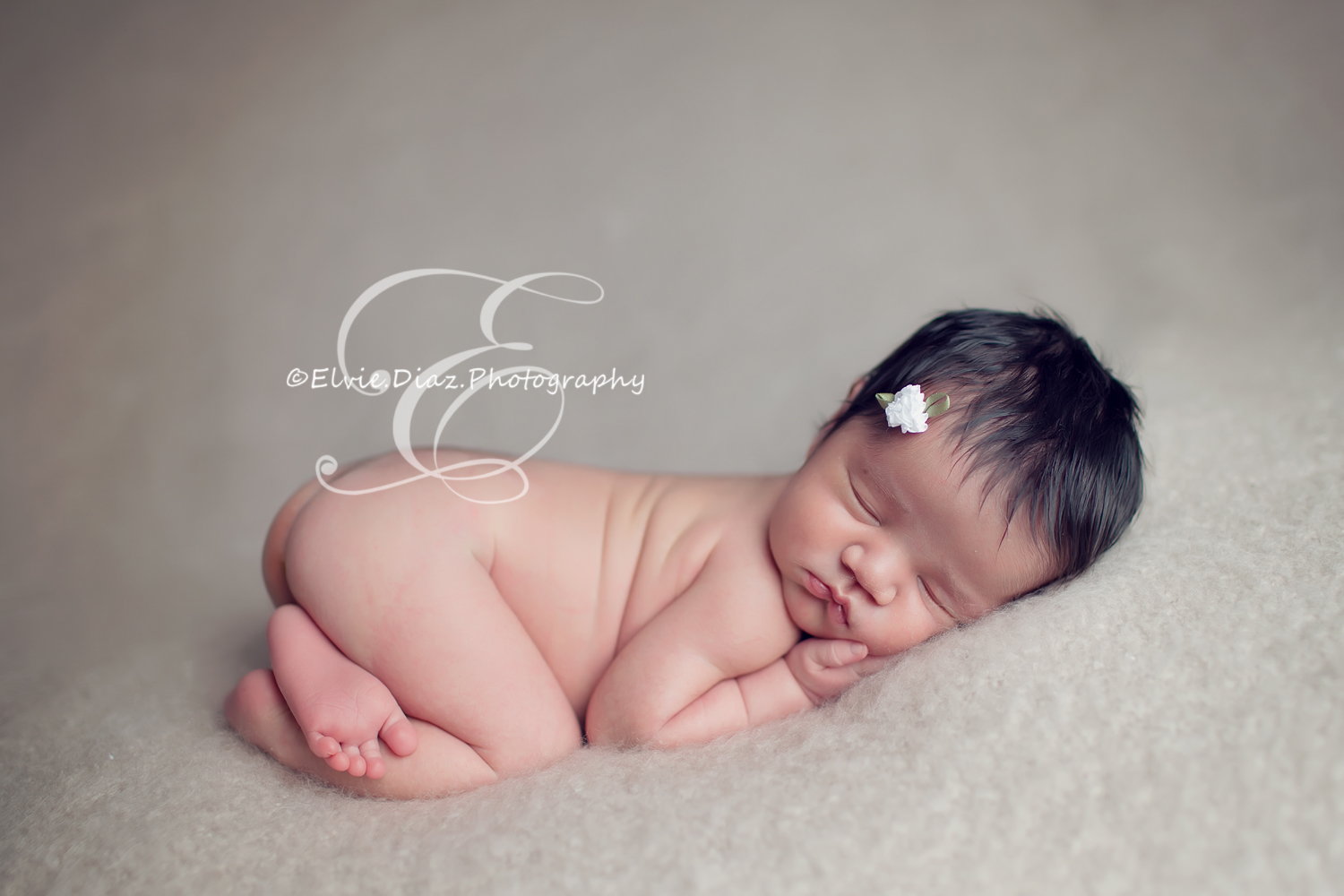 Cutest baby girl(Chicago Newborn Photographer)