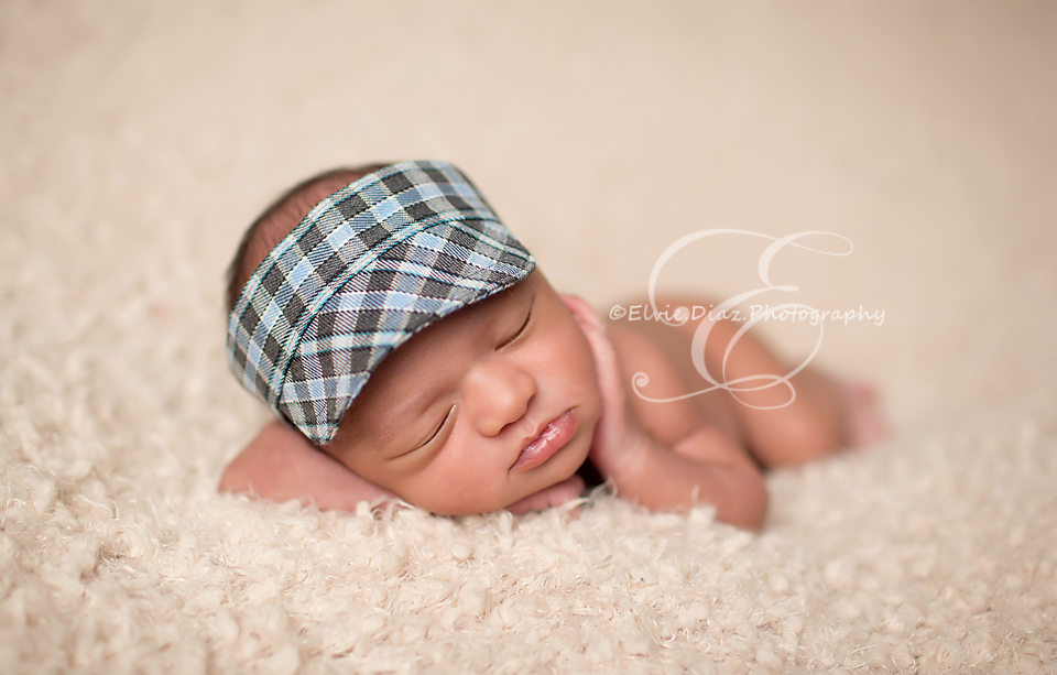 Sweetest newborn boy(Chicago Newborn Photographer)