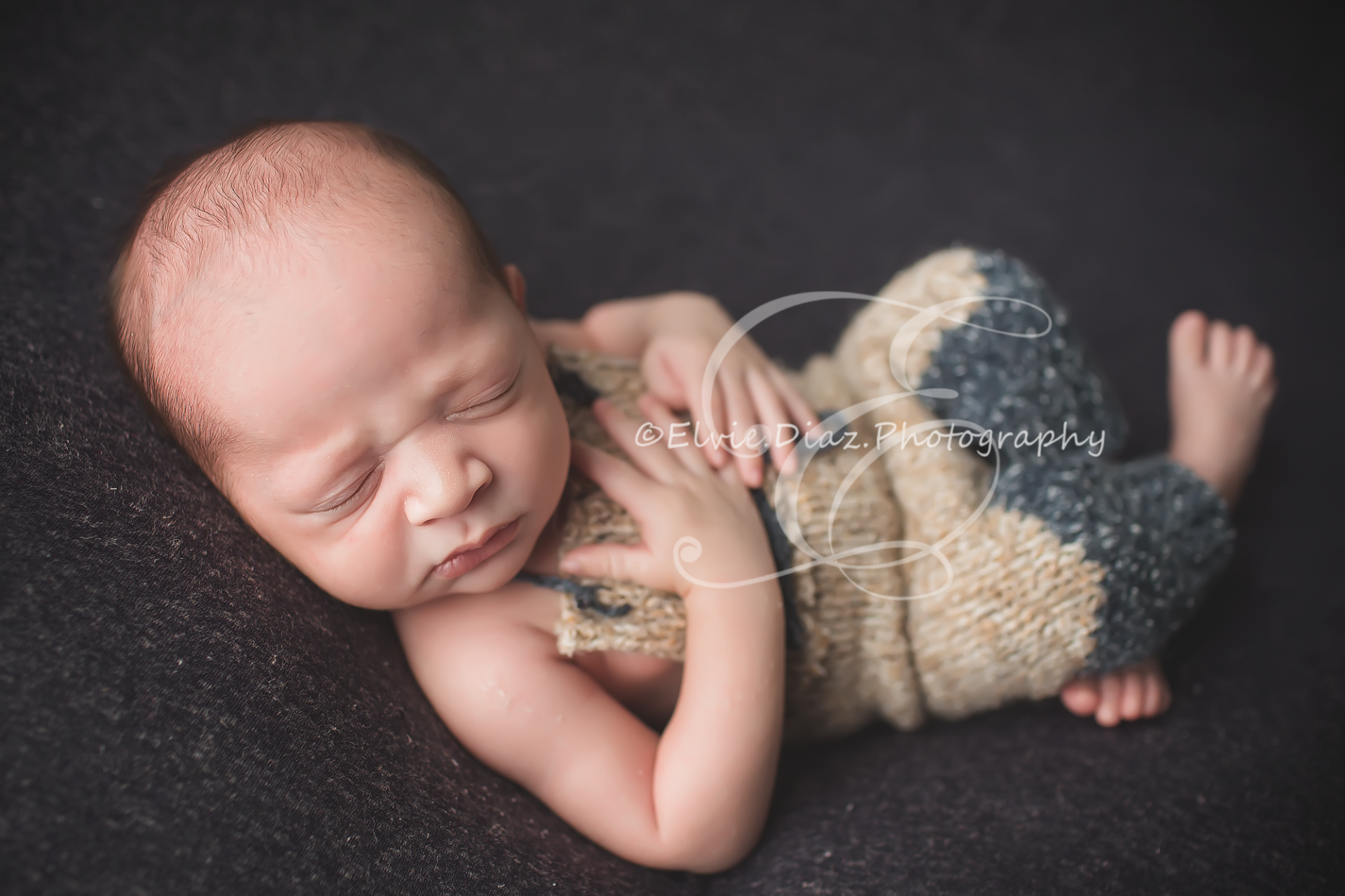 Baby Ian, 11 days new. (Chicago Newborn Photographer)