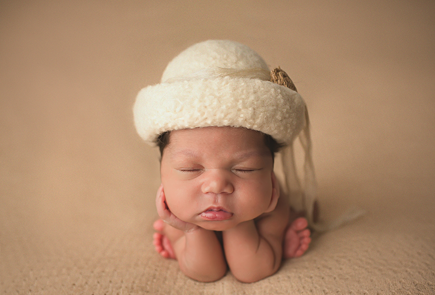Meet Yadelisse (Chicago Newborn Photographer)