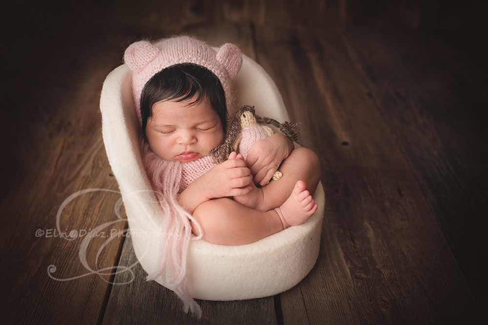 Chicago-Newborn-Photographer-Elvie-baby-pink-bear-doll-chair