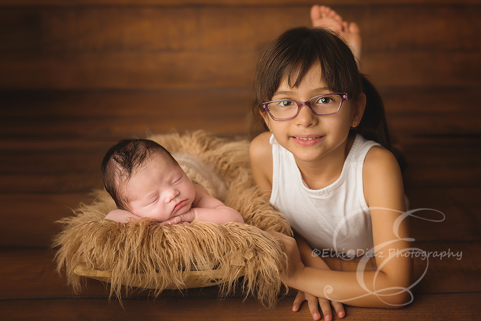 Chicago-Newborn-Photographer-Elvie-boy-sister-siblings