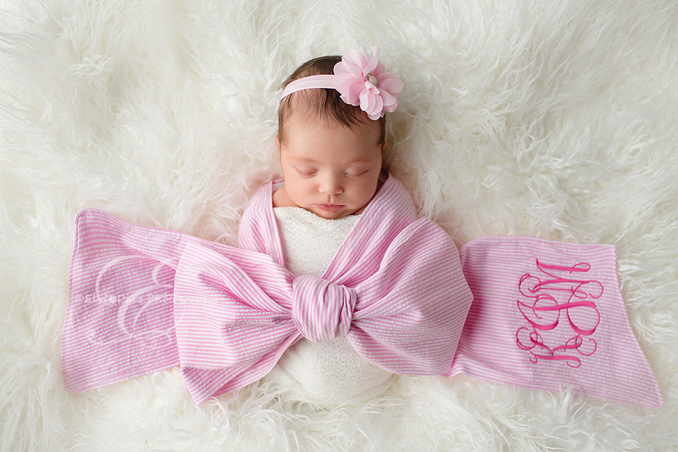 chicago-newborn-photographer-elvie-girl-pink-ribbon