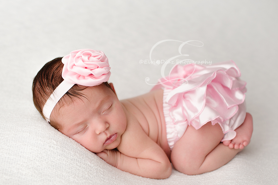 chicago-newborn-photographer-elvie-girl-pink-ruffles