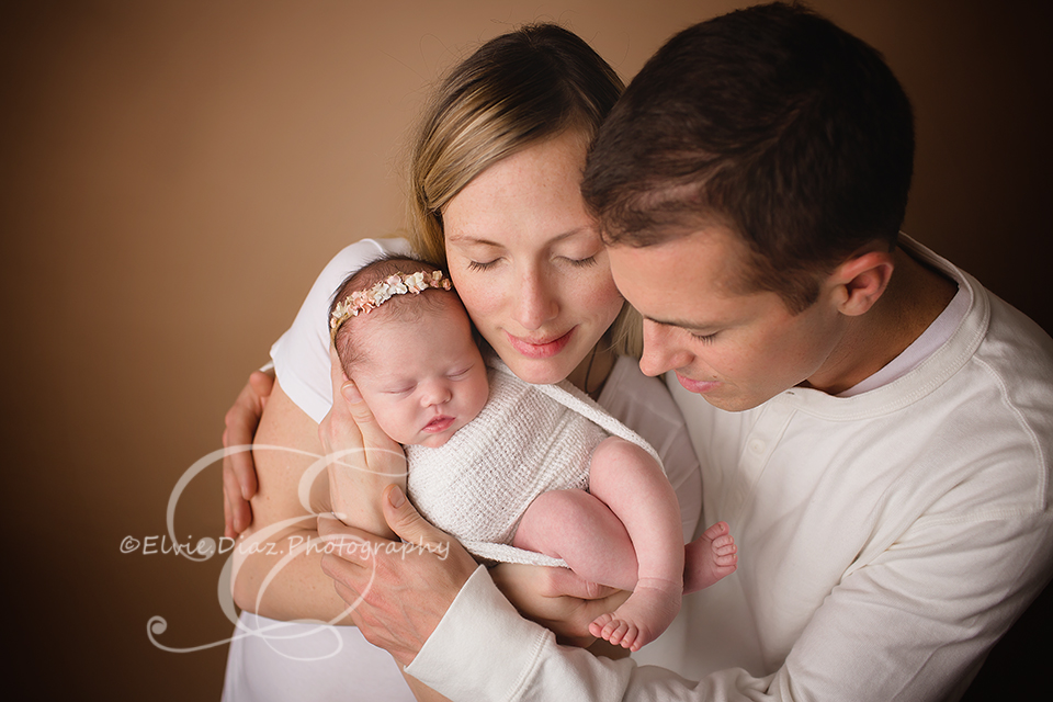 chicago-newborn-photographer-elvie-family