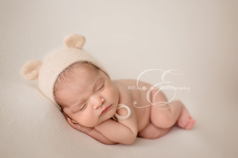 chicago-newborn-photographer-elvie-wrapped-bear
