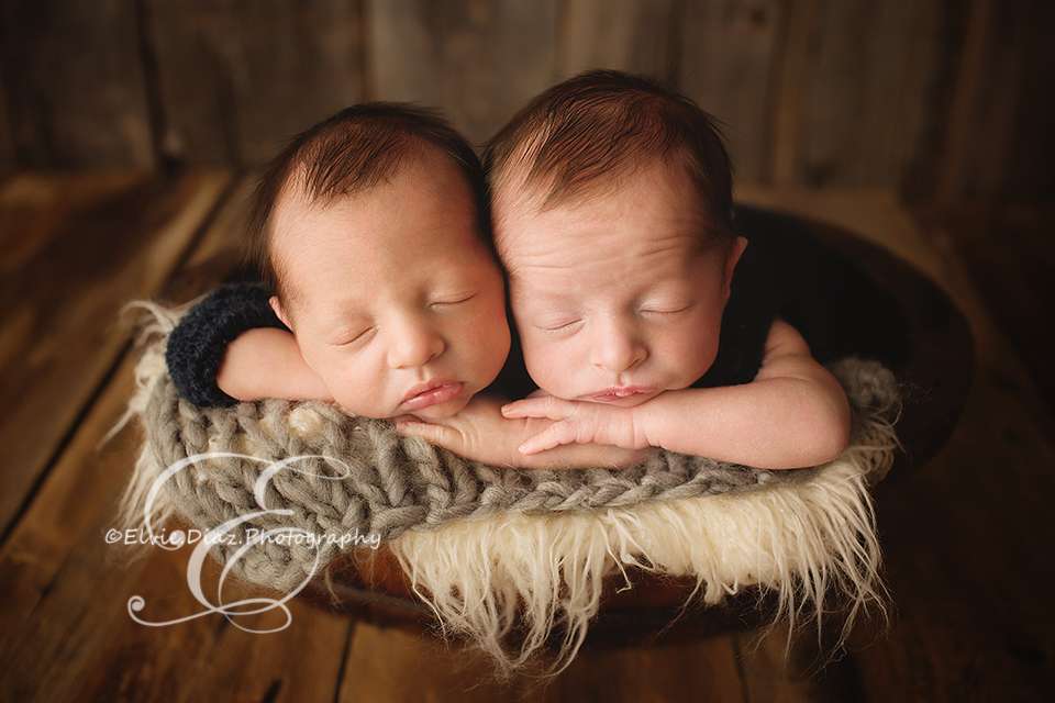 Meet Weston and Greystone (Chicago Twin Newborn Photographer)